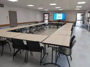 salle de reunion mfr rhone tables en u ecran interactif chai